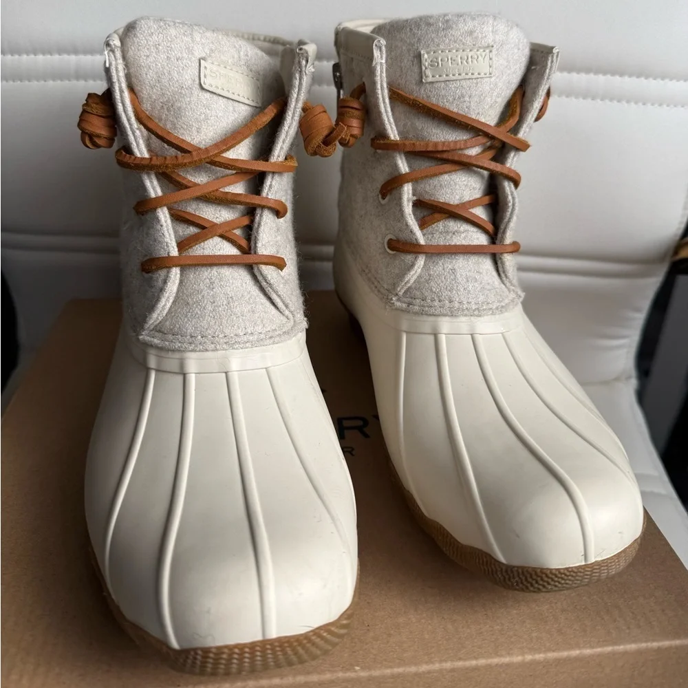 Sperry stay cozy
